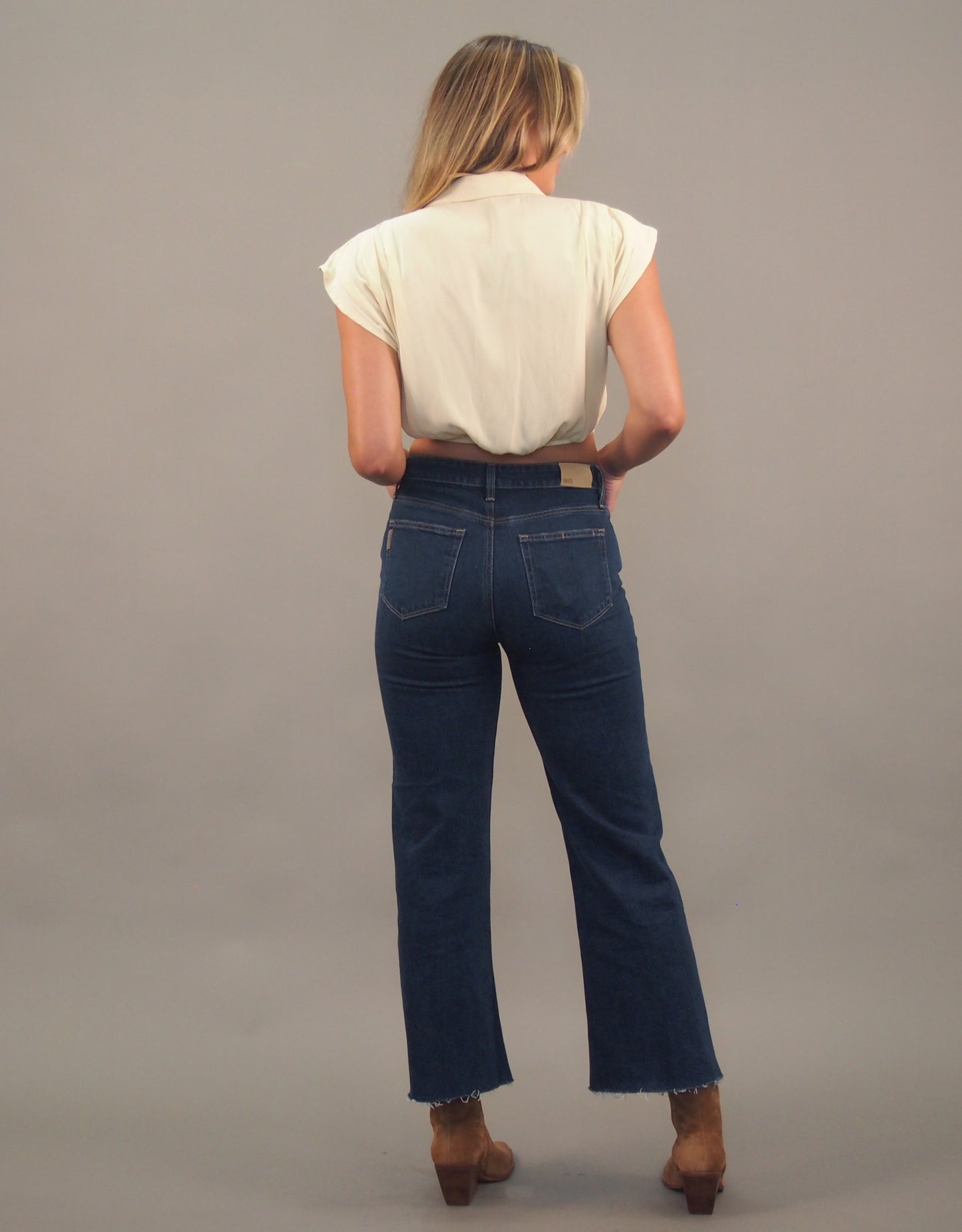 Sydeny - Butter Capsule Cap Sleeve Crop Top